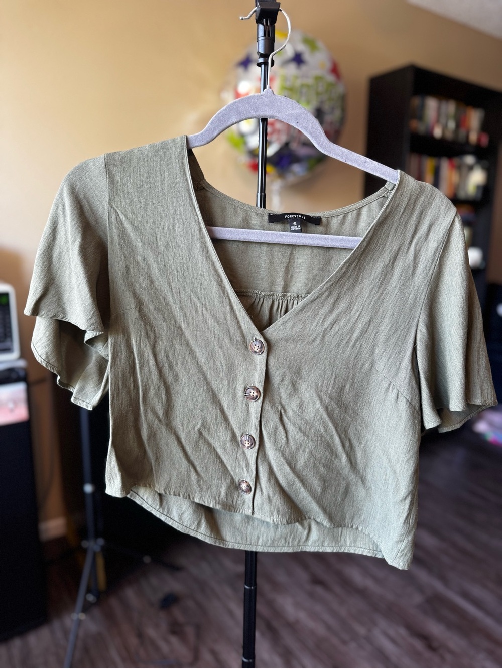 Forever 21 Olive Green Cropped Button-Front Flutter Sleeve Top